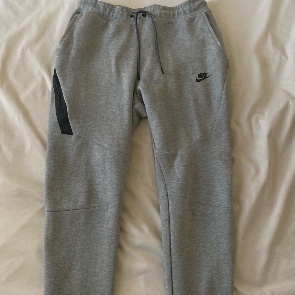 Nike tech fleece pants